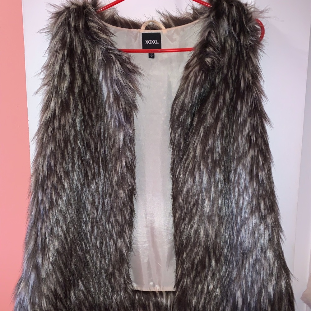 NEW faux fur vest sz M